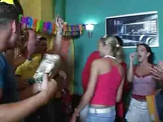 প্রতিমা বাং লা xx প্রসাব করা